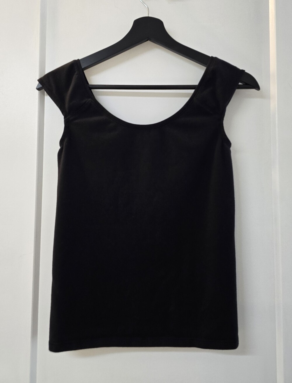 Everlane Classic Black Scoop Neck Women's Tank Top